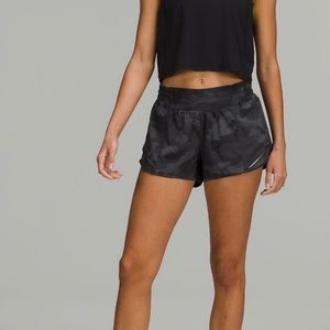 Size 8 Lululemon Camo Mid Rise Shorts - lined